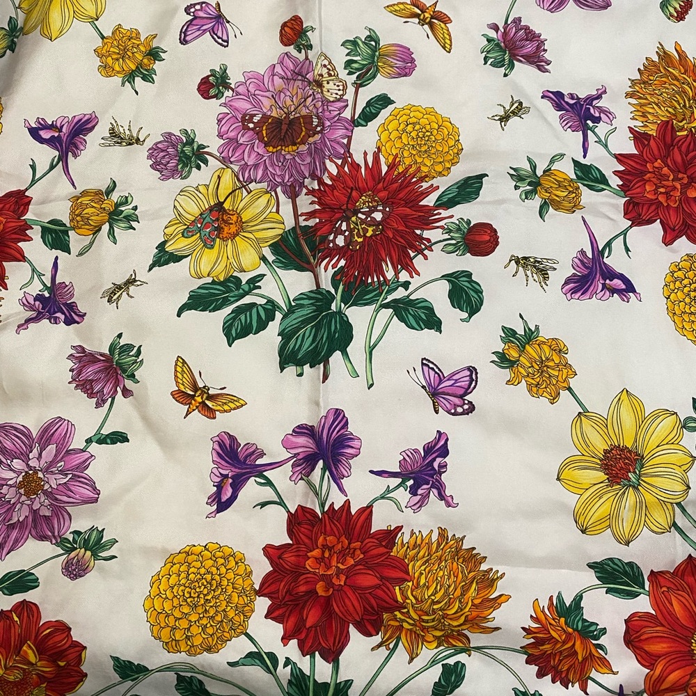 Authentic Gucci Scarf - Picture 6 of 10